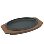 OVAL ENAMELLED CAST IRON PLATE WITH WOODEN TRAY 32X22CM ILSA ITALY